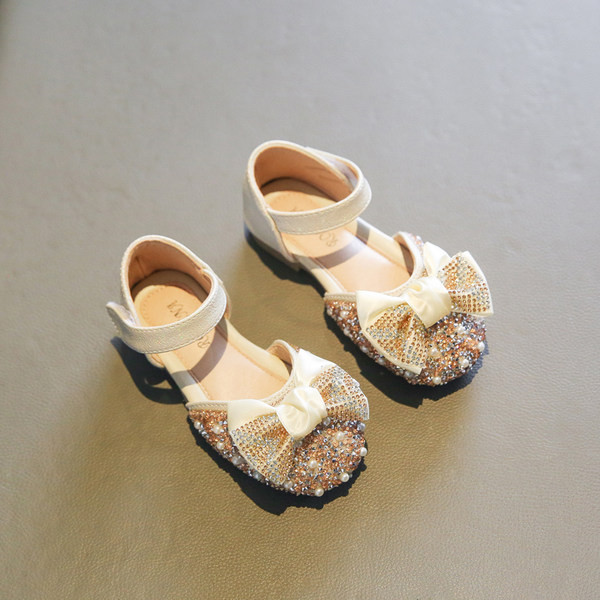 Ikdienas bērnu sandales ar lentu un spīdīgu efektu divās krāsās