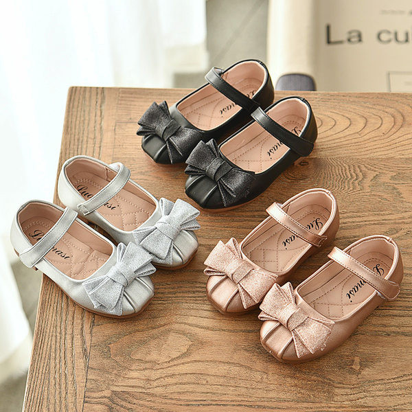 Modes ādas apavi meitenēm ar spīdīgu lentīti