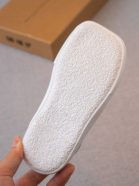 Lameda tallaga värvilised lastekingad - tüdrukutele