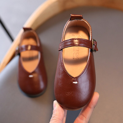 Öko-nahast valmistatud laste vabaajajalatsid metallist pandlaga