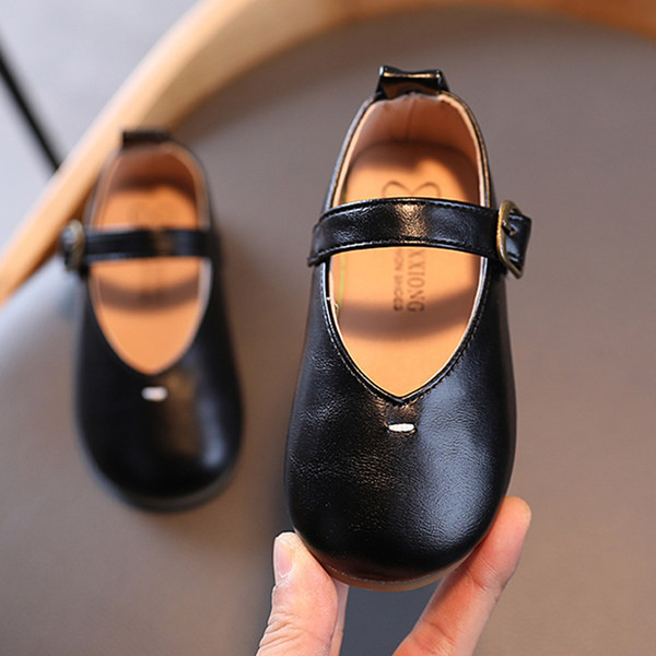 Öko-nahast valmistatud laste vabaajajalatsid metallist pandlaga