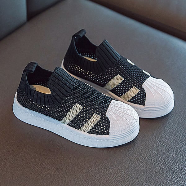 Παιδικά πλεκτά παπούτσια σε μαύρο και μπεζ χρώμα