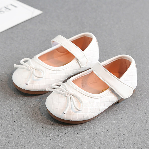 Ikdienas apavi ar velcro aizdari un lentīti