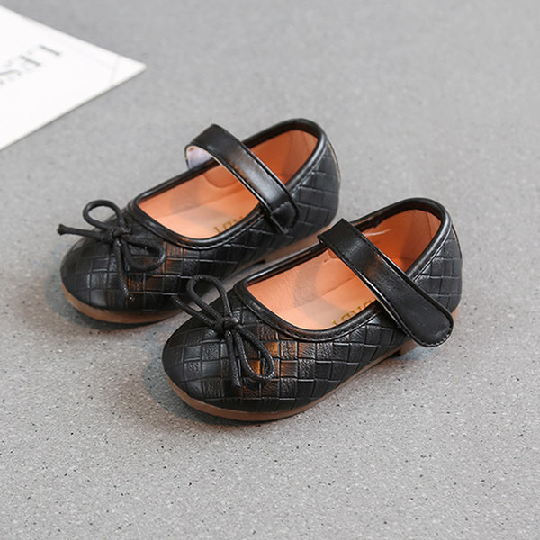 Ikdienas apavi ar velcro aizdari un lentīti