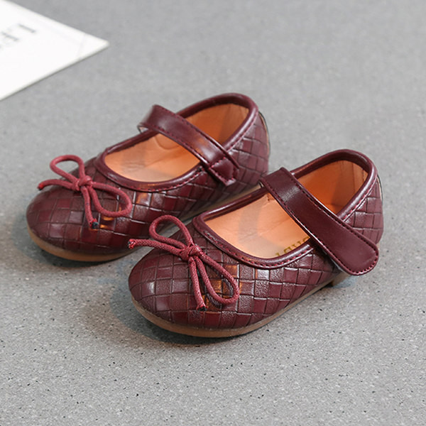 Ikdienas apavi ar velcro aizdari un lentīti