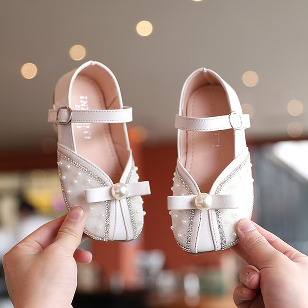 Laste stiilsed pärlite ja dekoratiivkividega kingad tüdrukutele