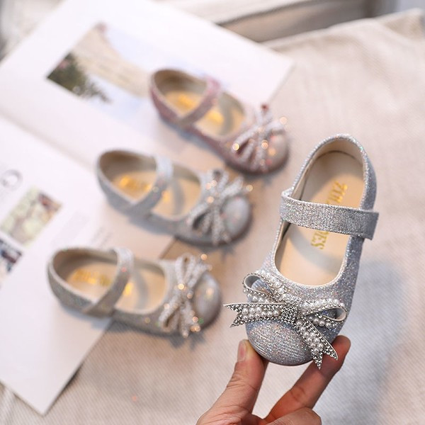 Νέο μοντέλο παιδικά παπούτσια  με κορδέλα και πέλρες σε τρία χρώματα