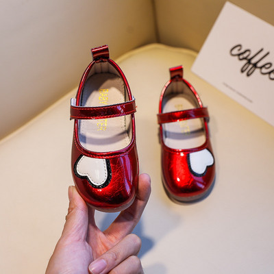 Aplikatsiooni ja takjakinnitusega laste vabaajajalatsid