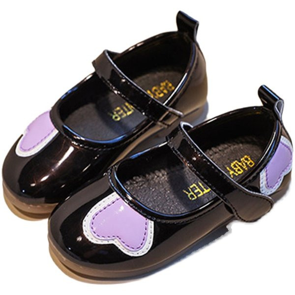 Aplikatsiooni ja takjakinnitusega laste vabaajajalatsid