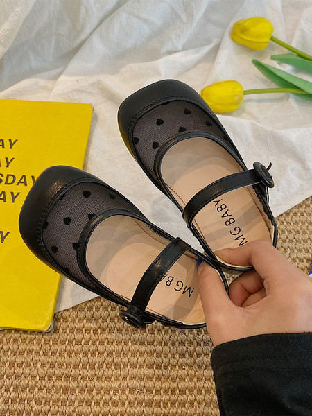 Bērnu ikdienas apavi melnā un bēšā krāsā