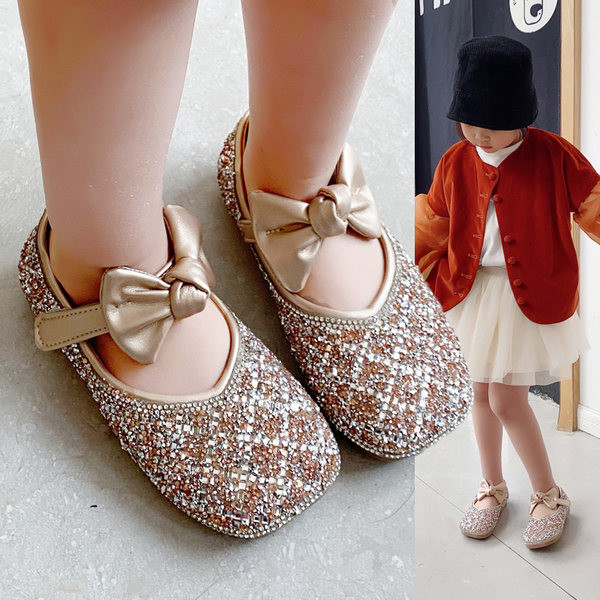 Spīdīgi bērnu apavi ar lentītēm