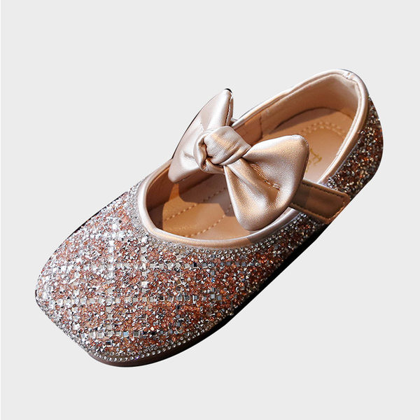 Spīdīgi bērnu apavi ar lentītēm