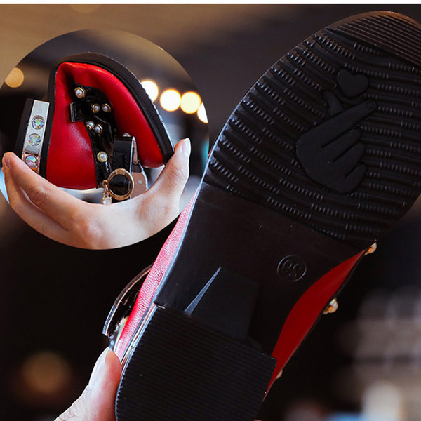 Metallist pandla ja pärlitega laste nahast kingad