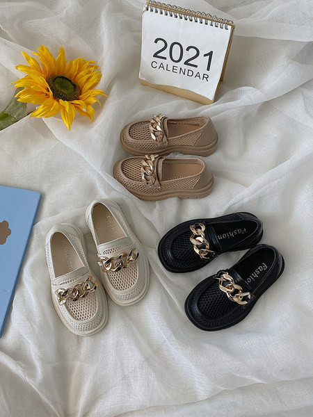 Bērnu ikdienas apavi ar metāla apdari trīs krāsās