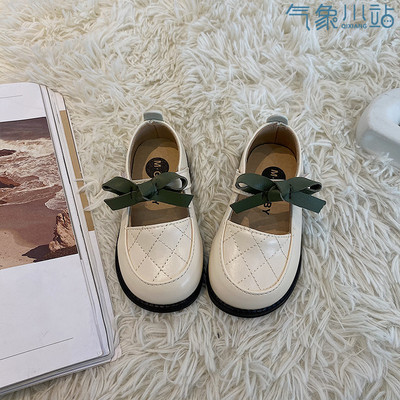 Kahes värvitoonis paelaga laste vabaajajalatsid