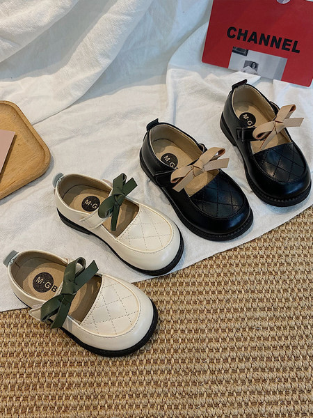 Kahes värvitoonis paelaga laste vabaajajalatsid