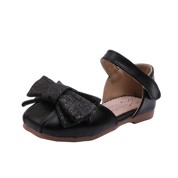 Moderne dječje kožne cipele ili sandale na vrpcu i čičak za djevojčice