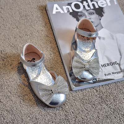 Uus mudel paela ja kivikestega kevad-suvised kingad