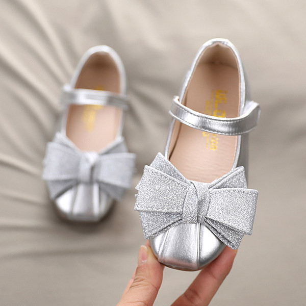 Παιδικά παπούτσια με γυαλιστερή κορδέλα και  στερέωση βελκρό