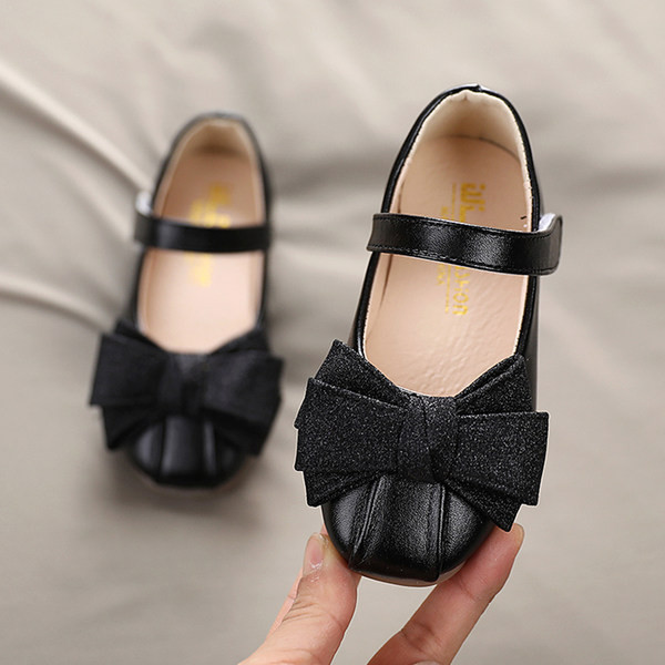 Παιδικά παπούτσια με γυαλιστερή κορδέλα και  στερέωση βελκρό