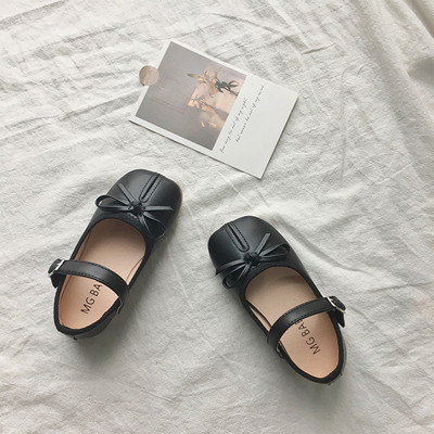 Kolmes värvitoonis paelaga nahast vabaajajalatsid tüdrukutele