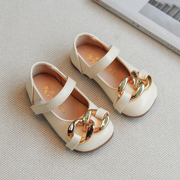 Ikdienas bērnu apavi ar metāla elementu un siksniņu