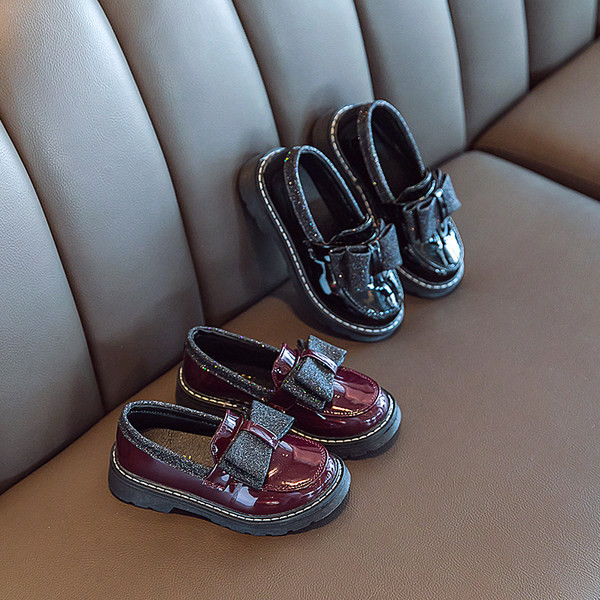 Jauns bērnu lakādas apavu modelis ar lentīti meitenēm