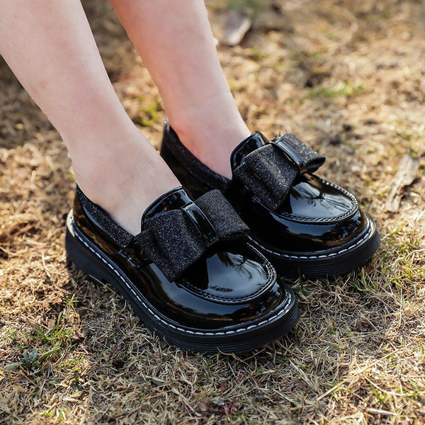 Jauns bērnu lakādas apavu modelis ar lentīti meitenēm