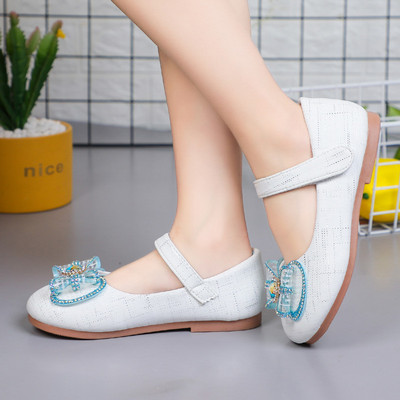 Laste vabaaja sandaalid paelaga