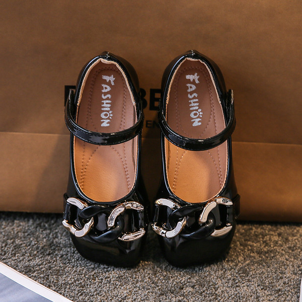 Έκο δερμάτινα παιδικά παπούτσια με μεταλλικά στοιχεία