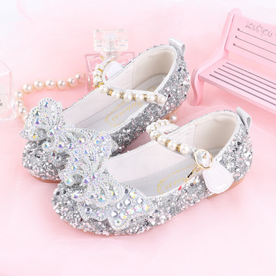 Pärlitega ümarad läikivad kingad