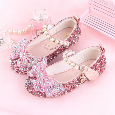 Pärlitega ümarad läikivad kingad