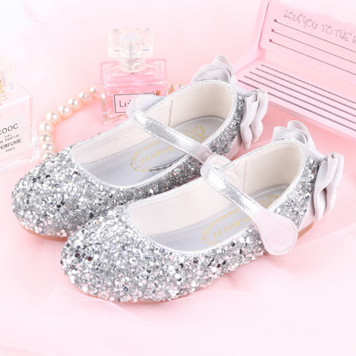 Pärlitega ümarad läikivad kingad