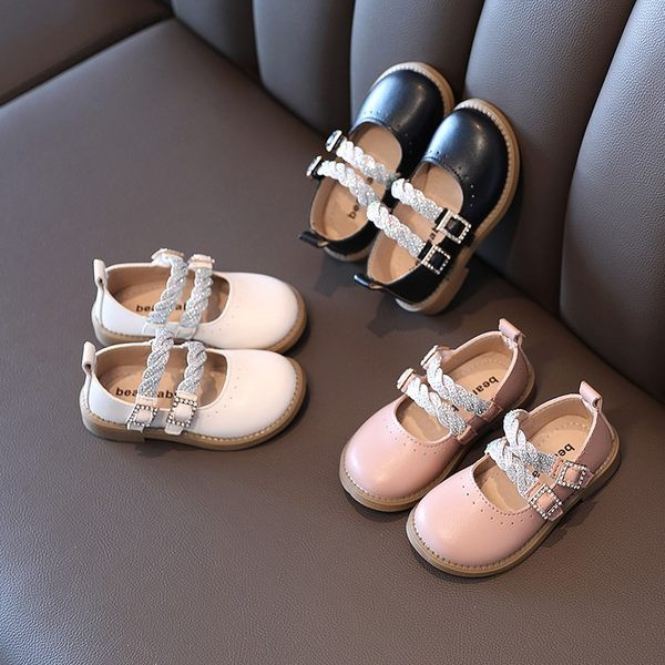 Ikdienas bērnu apavi ar plakanām zolēm un akmeņiem