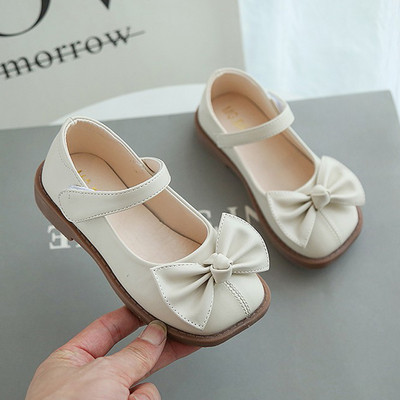 Laste kandilised takjakinnituse ja paelaga kingad