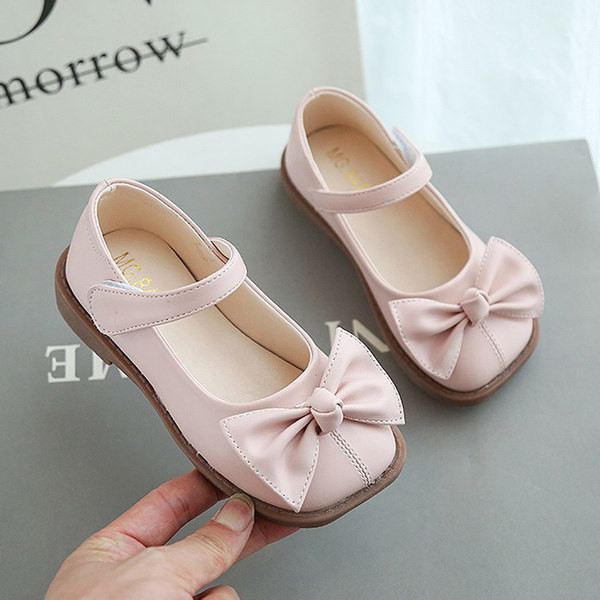 Laste kandilised takjakinnituse ja paelaga kingad