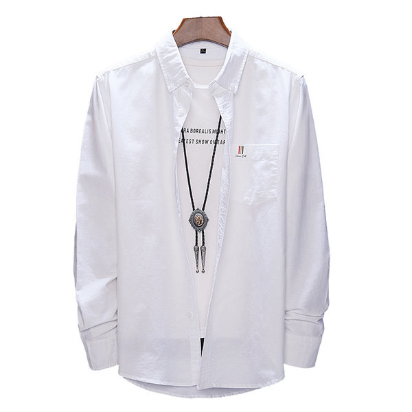 Meeste särk üleskeeratud varrukatega, klassikalise krae ja nööpidega