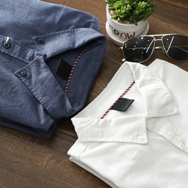 Moodne klassikalise krae ja nööpidega meeste särk