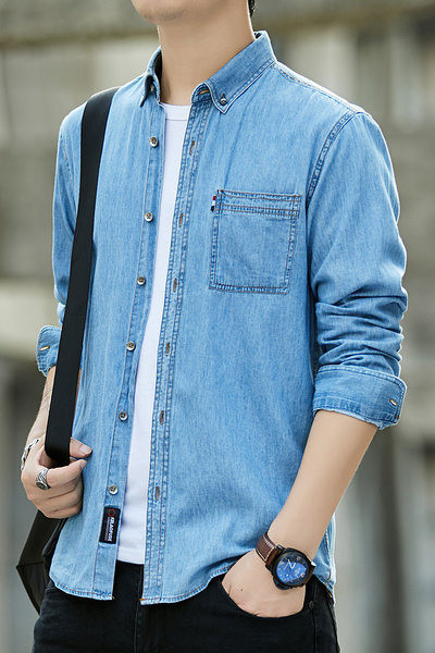 Vīriešu džinsa krekls ar kabatām un pogām