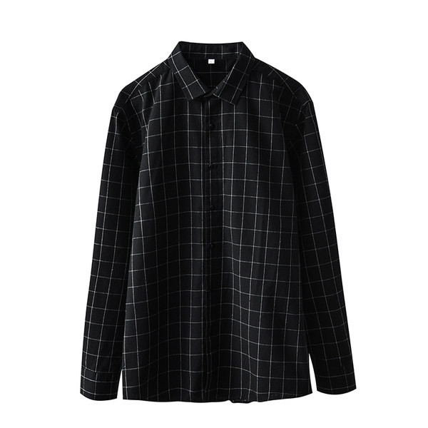 Klassikalise krae ja nööpidega ruuduline meestesärk