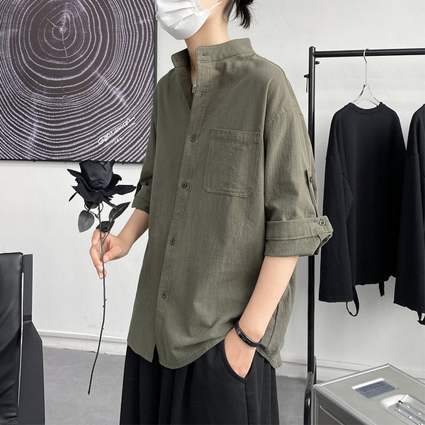 Ljetna muška košulja s džepovima i podesivim rukavima