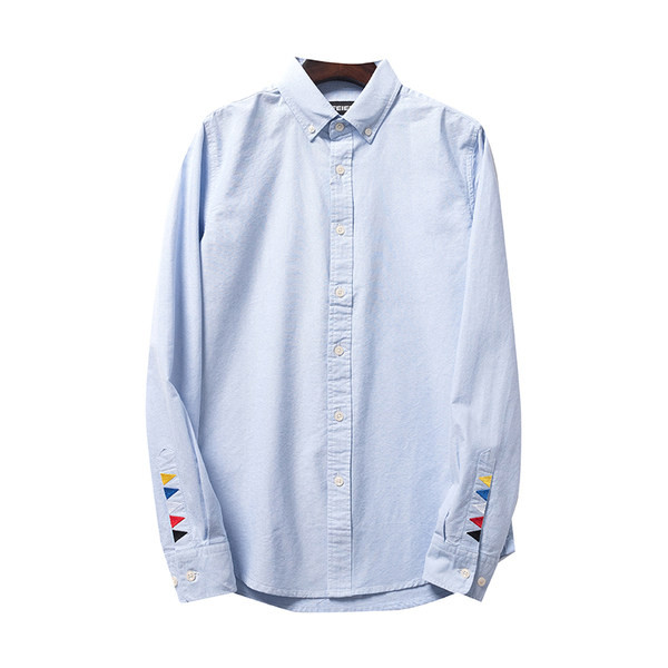 Meeste särk värvilise tikandiga varrukal