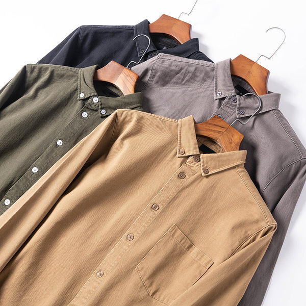 Ikdienas vīriešu krekls ar klasisku apkakli un pogām