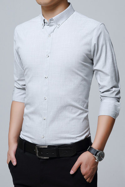 Uus klassikalise krae ja nööpidega särgimudel meestele