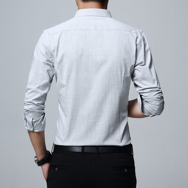 Uus klassikalise krae ja nööpidega särgimudel meestele