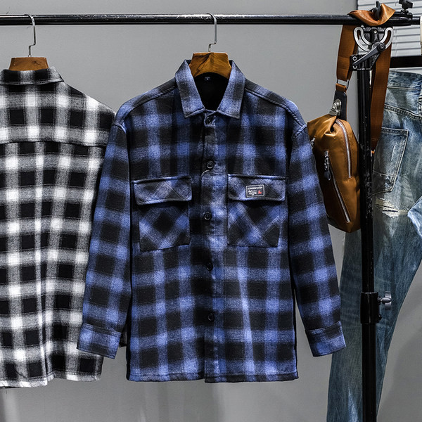 Rūtains vīriešu krekls ar kabatām un garām piedurknēm