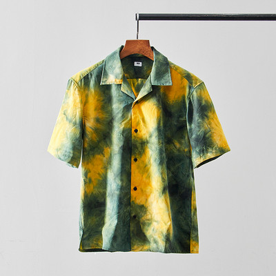 Klassikalise krae ja lühikeste varrukatega vabaaja meeste särk