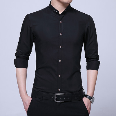 Klassikalise krae ja nööpidega meeste särk - tavaline mudel