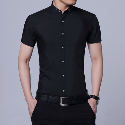 Klassikalise krae ja nööpidega meeste särk - tavaline mudel