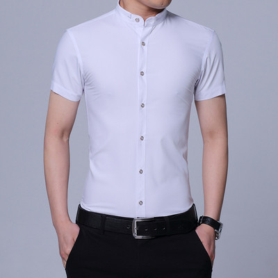 Klassikalise krae ja nööpidega meeste särk - tavaline mudel